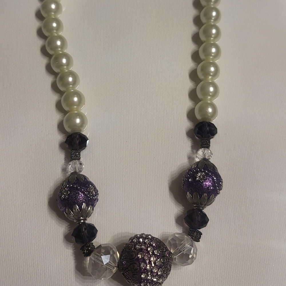Women's necklace